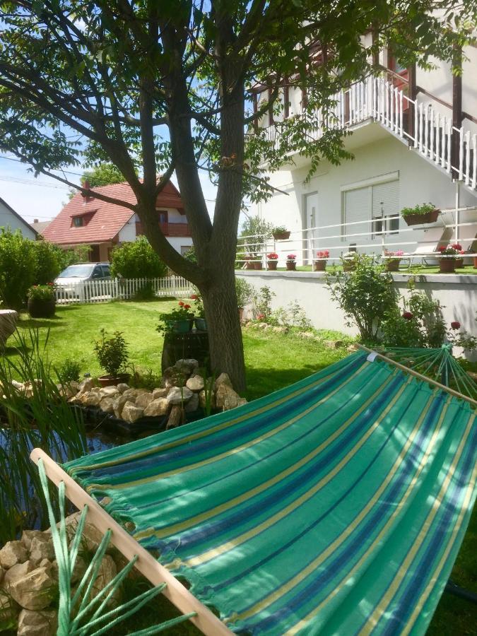 Lelle-Kert Apartman 02 Балатонлелле Экстерьер фото