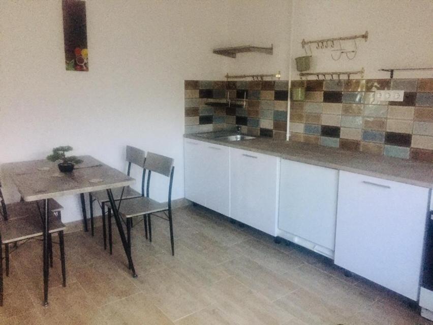 Lelle-Kert Apartman 02 Балатонлелле Экстерьер фото